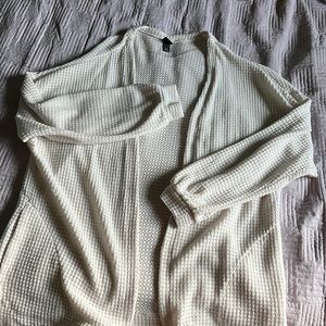 White Target Cardigan -Oversized-Fit